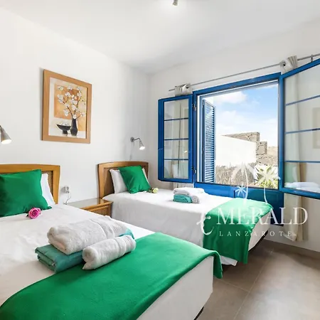 Casa Papagayo Rocas - Heated Pool & Air Conditioning - Emerald Lanzarote Holiday home *